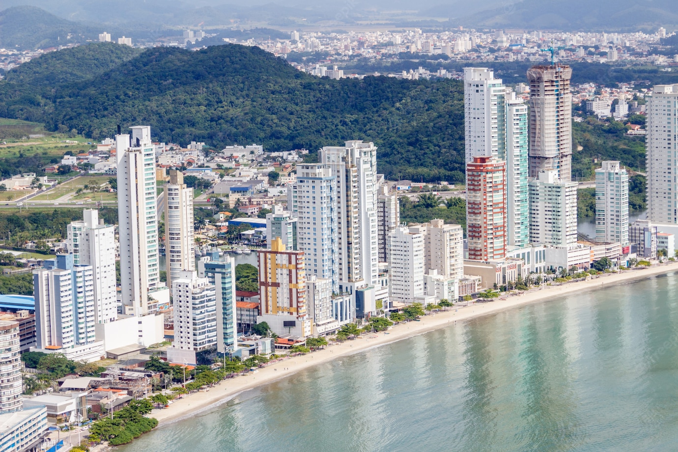 Foto aérea de Balneário Camboriú/SC - Administração de condomínios